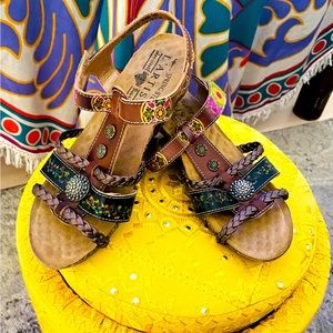 L’ATISTE wedge sandal